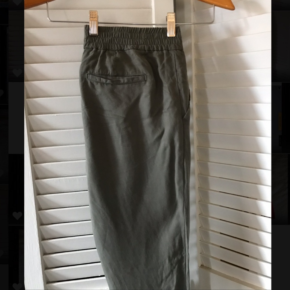Ann Taylor Loft green joggers - perfect condition